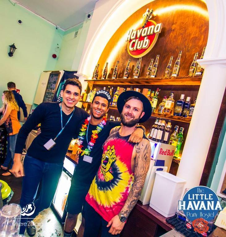 The Little Havana Party Hostel Cracóvia Exterior foto